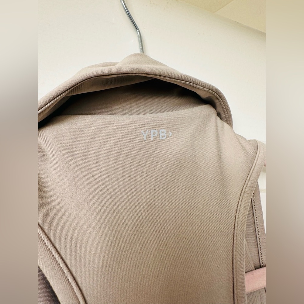 NWT YPB Sculpt Women's Tan Zip-Up Sleeveless Athletic Crop Top L - Picture 6 of 7